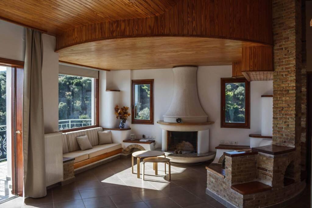 Four Seasons Relaxing Villa Akrata Exterior photo