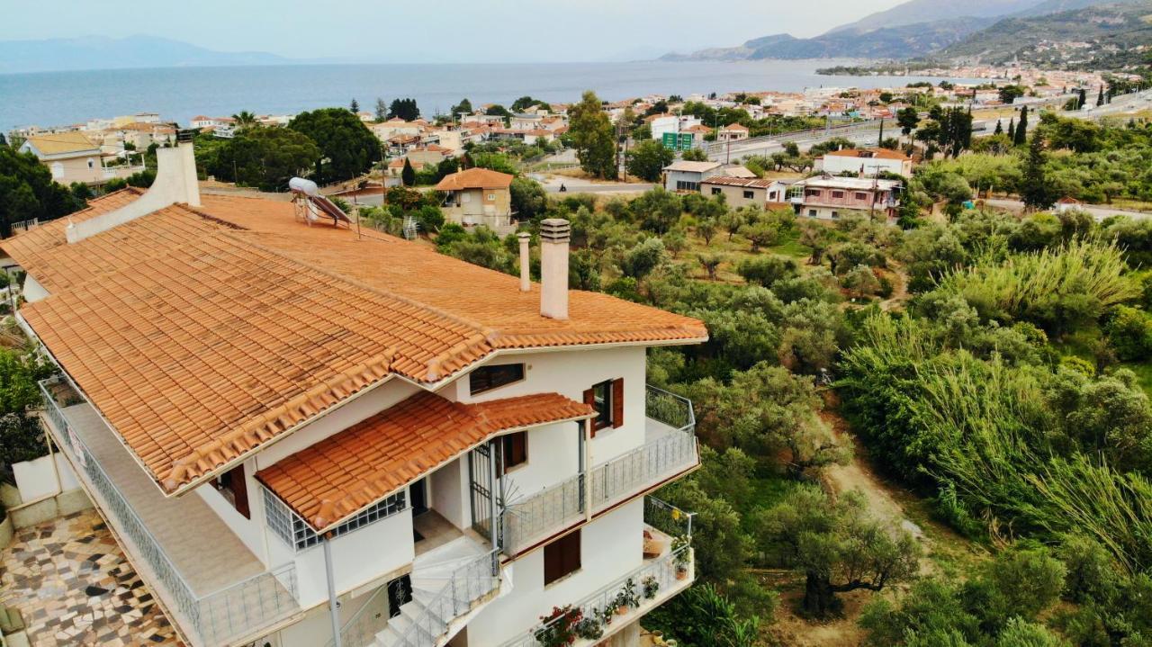 Four Seasons Relaxing Villa Akrata Exterior photo