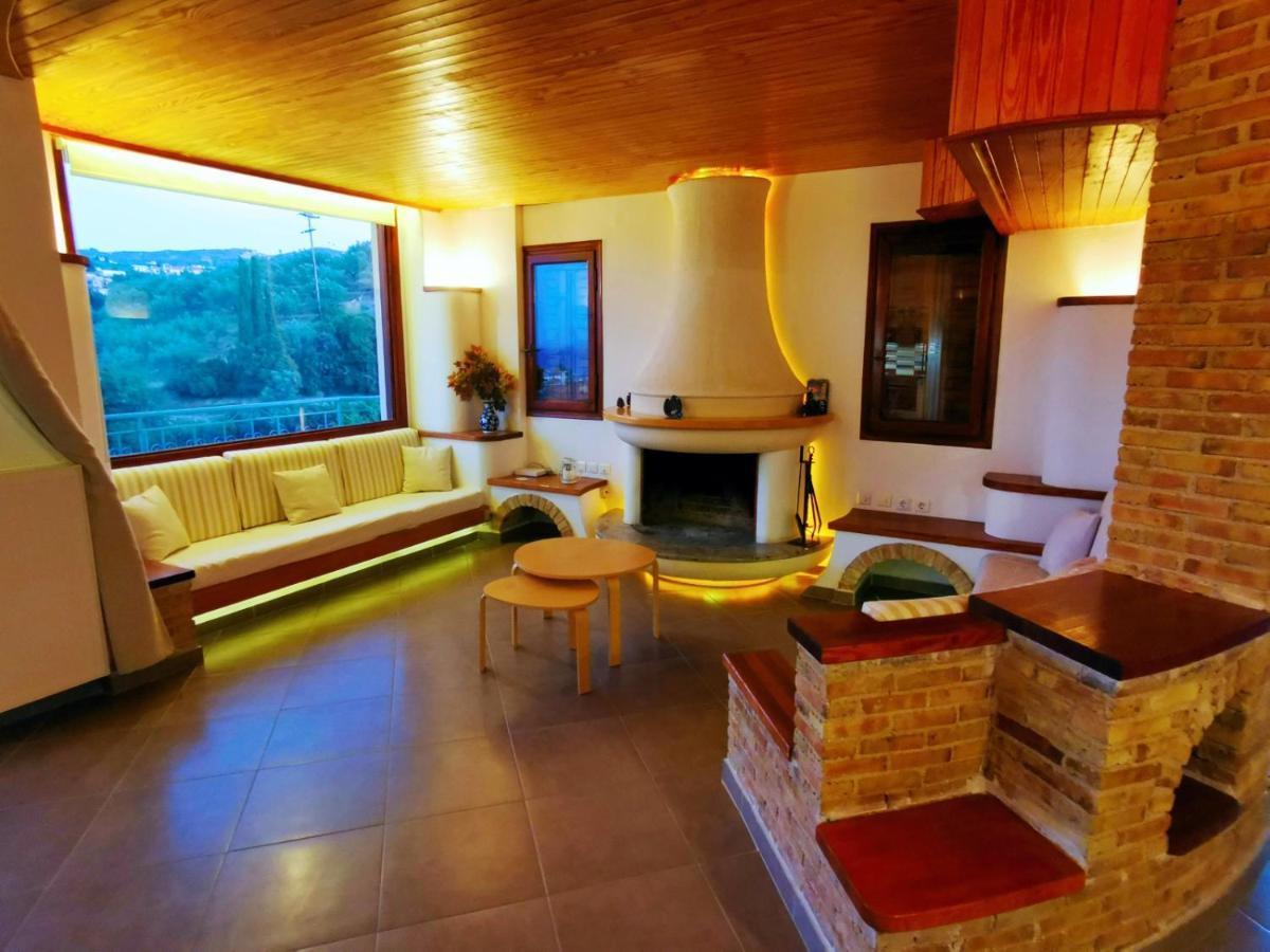 Four Seasons Relaxing Villa Akrata Exterior photo