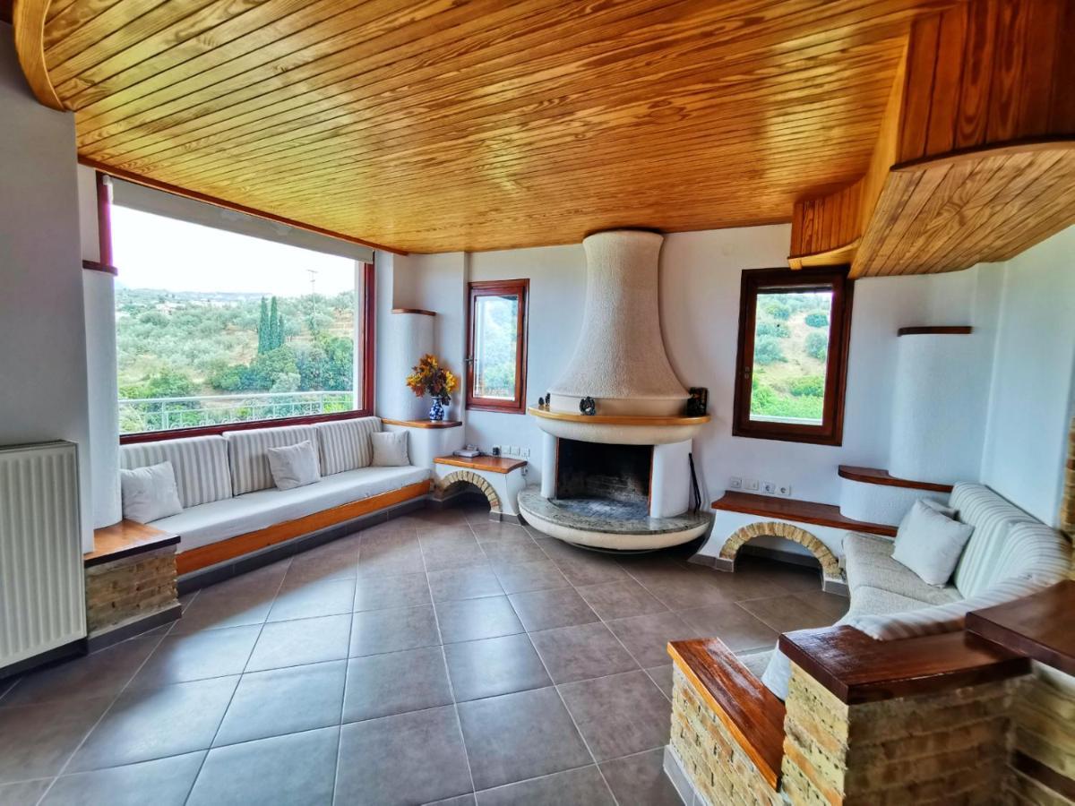 Four Seasons Relaxing Villa Akrata Exterior photo